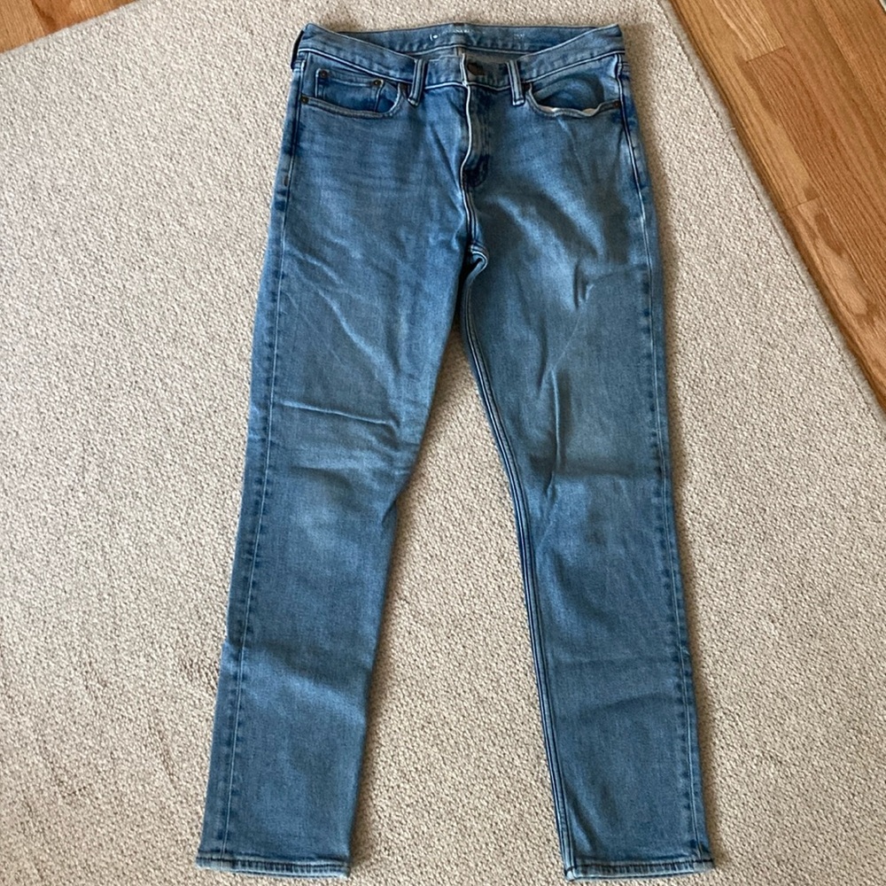 Banana Republic Slim Worn Faded blue jean